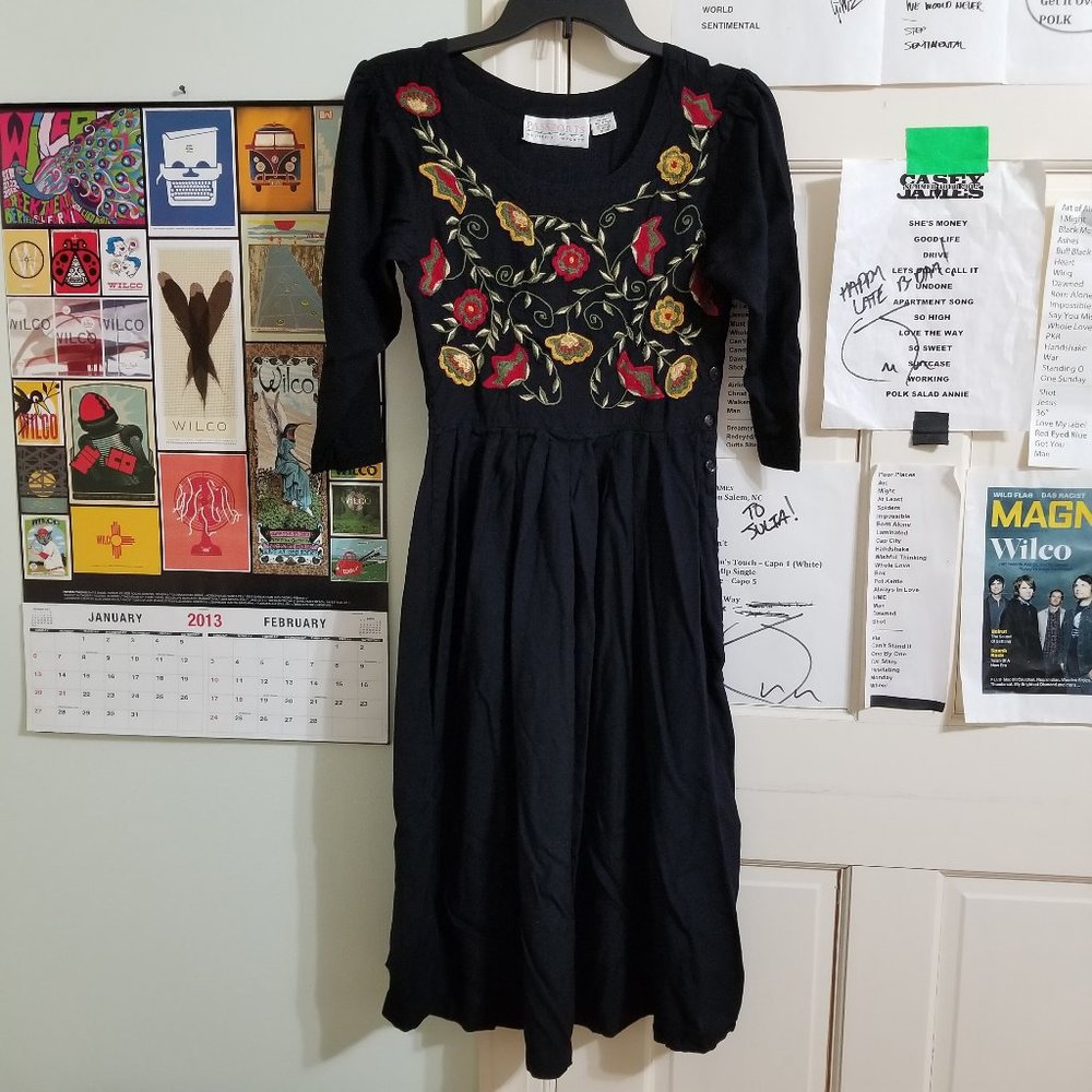 Passports Of Pier 1 Imports dress Small floral embroidered boho hippie VINTAGE